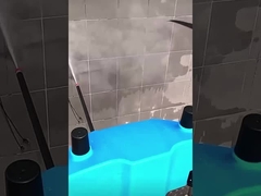 Το μη επανδρωμένο αεροσκάφος καθαρίζει τους εξωτερικούς τοίχους.