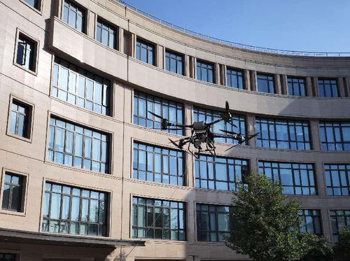 Τελευταίες ειδήσεις της εταιρείας για MYUAV FC30S Εναλλακτικές εφαρμογές ολοκληρωμένης τοποθέτησης φωτισμού και αναζήτησης για ολοκληρωμένη διαχείριση της πόλης