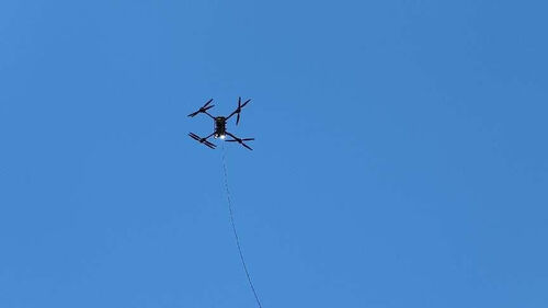 Τελευταίες ειδήσεις της εταιρείας για Το MYUAV FC30S Tethered Lighting Drone παίζει βασικό ρόλο στις επιχειρήσεις διάσωσης